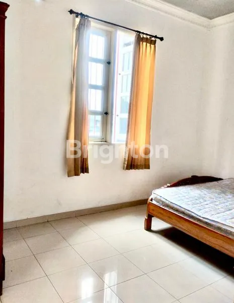 image RUMAH MEWAH 1 RUMAH UTAMA PLUS KOLAM RENANG + 4 RUMAH 2LANTAI TANAH KUSIR JAKARTA SELATAN  (3)