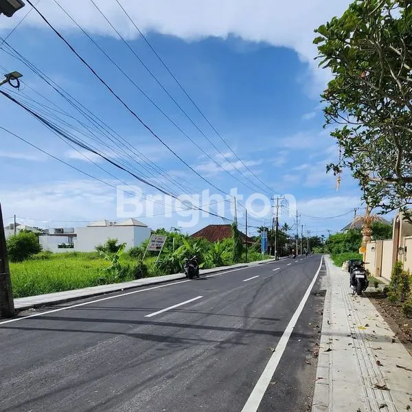 image TANAH HOOK JALAN UTAMA DI PANTAI MENGENING, CEMAGI - BALI (1)