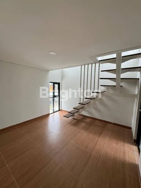 image RUMAH PRIMARY 3 LANTAI LT=91 LB=121 CLUSTER KOTA WISATA CIBUBUR (8)