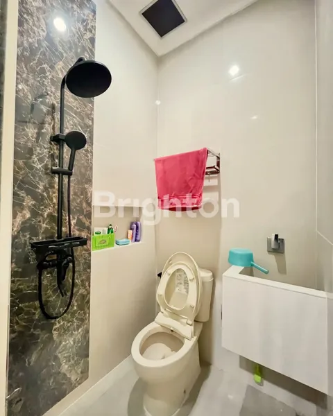 image RUMAH STRATEGIS KAWASAN NYAMAN TENANG PLOSO TIMUR DEKAT GALAXY MALL UNAIR C ITS WM KALIJUDAN PAKUWON CITY MERR KENJERAN TAMBAKSARI (7)