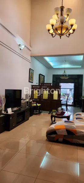 image RUMAH MEWAH SIAP HUNI, DAERAH KEBUN JERUK (1)