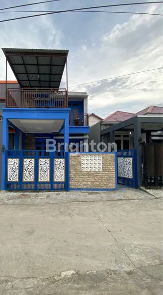 image RUMAH 2 LANTAI SIAP HUNI, PARKIR 2 MOBIL (1)