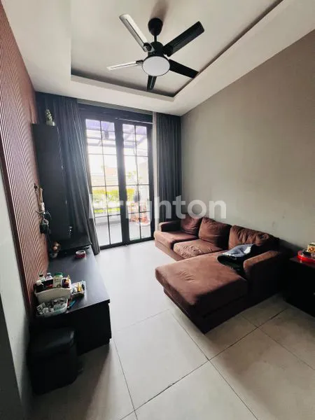 image RUMAH 3 LANTAI 5 KT DI BEKASI PERMAI, SHM (3)
