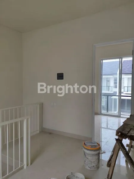 image RUMAH NEW GRESS KONSEP MINIMALIS MODERN HANYA 1 MENIT MENUJU AIRPORT JUANDA, FASILITAS TERLENGKAP DIKELASNYA (5)