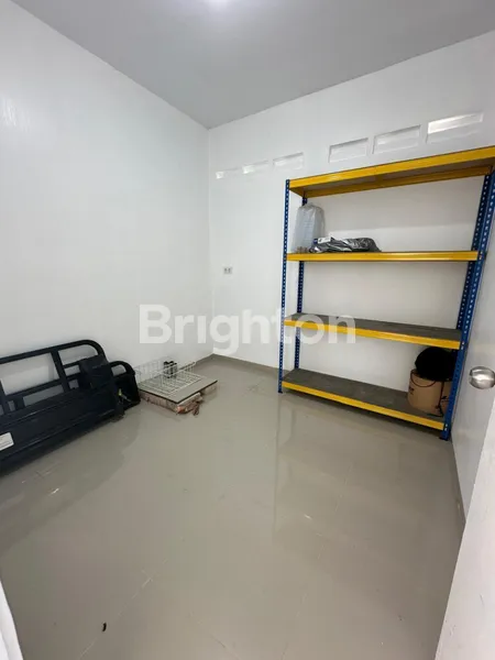 image DIJUAL RUMAH SIAP HUNI DAN FULL RENOVASI DI TIBAN MAS INDAH (2)
