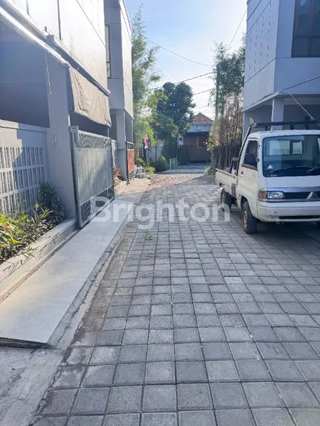 image RUMAH BARU MODERN DI SESETAN, SIAP HUNI & FULL FURNISH (2)