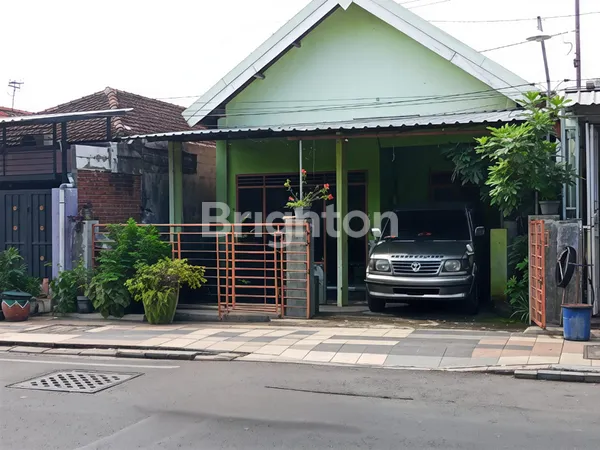 image DIJUAL RUMAH, KOMERSIAL AREA, LOKASI 0 METER JL. RAYA TANDES-KANDANGAN- BENOWO, SANGAT STRATEGIS (1)