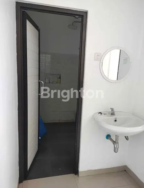 image RUMAH 2 LANTAI SIAP HUNI DEKAT EXIT TOL MALANG (5)