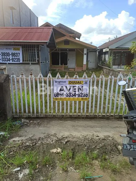image DIJUAL RUMAH 2 TINGKAT TEPI JALAN PONTIANAK BARAT  (2)