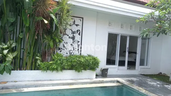 image \\UD83C\\UDF34 SEWA VILLA DI BERAWA – AREA POPULER & BERKEMBANG! \\UD83C\\UDFE1\\N\\UD83D\\UDCCD DEKAT PANTAI | CAFE & BEACH CLUBP (7)