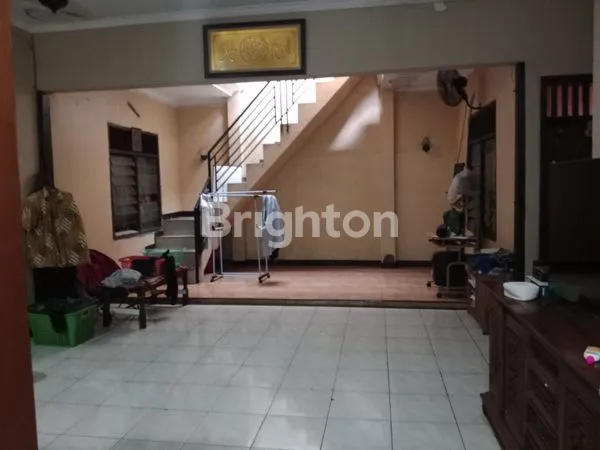 image RUMAH + KOS STRATEGIS DEKAT KAMPUS UHAMKA CIRACAS — LT 300 M² • SHM • | POTENSI PASIF INCOME (5)