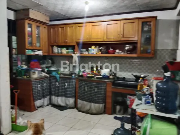 image RUMAH + KOS STRATEGIS DEKAT KAMPUS UHAMKA CIRACAS — LT 300 M² • SHM • | POTENSI PASIF INCOME (4)