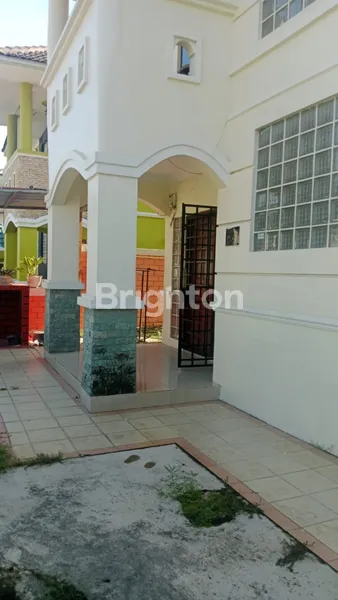 DISEWAKAN RUMAH 2 LANTAI SIAP HUNI DI LUCKY VIEW BATAM