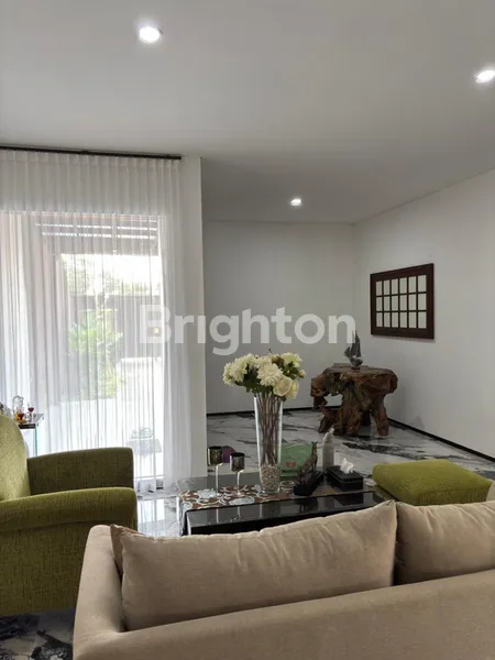 image RUMAH MEWAH MODERN DI JALAN SURIREJO NGAGLIK SLEMAN (5)