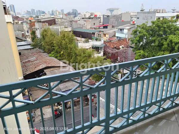 image JUAL CEPAT ! RUMAH KOST PINGGIR JALAN KAMAR TERISI SEMUA DI SAWAH BESAR, JAKARTA PUSAT (7)