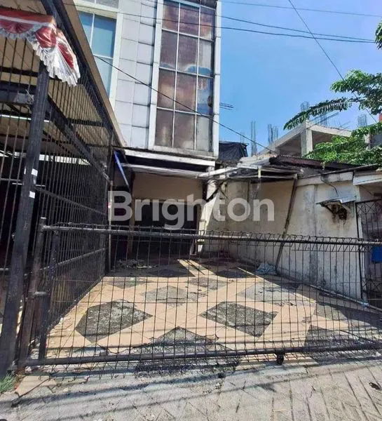 image RUKO 3 LANTAI LOKASI STRATEGIS JALAN CIPUTAT RAYA – KEBAYORAN LAMA, JAKARTA SELATAN (1)