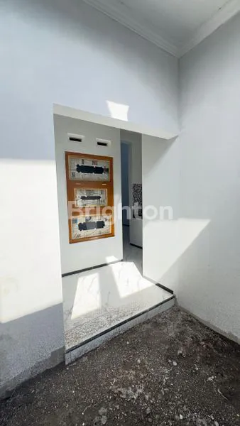 image RUMAH MODERN SIAP HUNI 3 KT KALASAN SHM (8)
