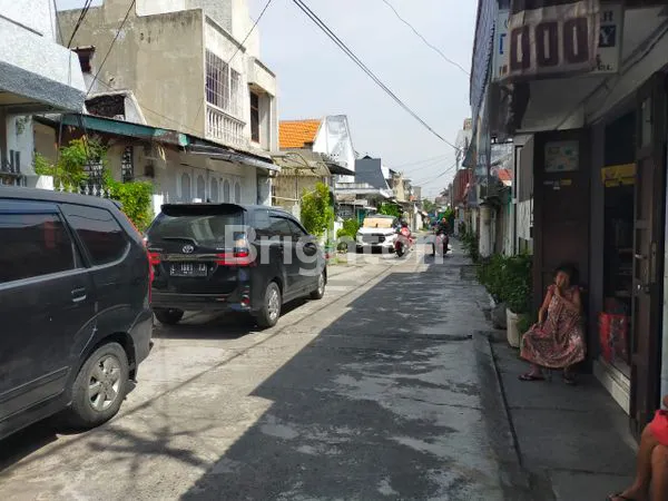image RUMAH SIAP HUNI DI JALAN DONOKERTO SURABAYA DEKAT KAPASAN KENJERAN (2)