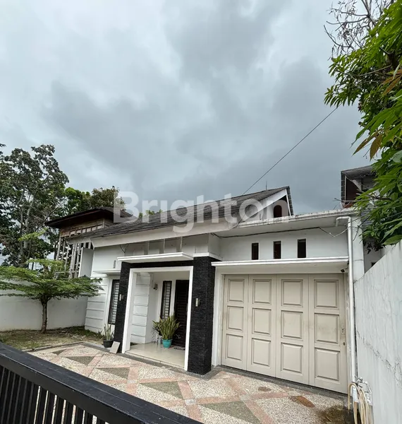 image DIJUAL RUMAH MEWAH DI SEKUNTUM RAYA (2)