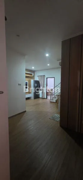 image RUMAH RAPIH 2 LANTAI SIAP HUNI DI PURI INDAH JAKARTA BARAT BEBAS BANJIR (8)