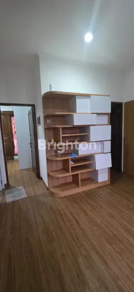 image RUMAH RAPIH 2 LANTAI SIAP HUNI DI PURI INDAH JAKARTA BARAT BEBAS BANJIR (7)