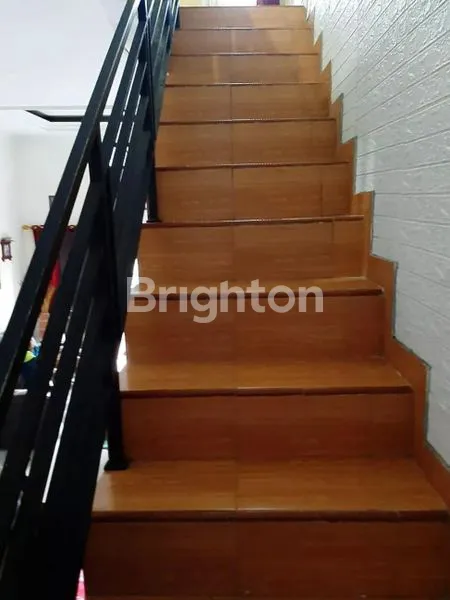 image RUMAH 3 LT DENGAN ROOFTOP TERACE DI KALISARI JAKARTA TIMUR  (5)