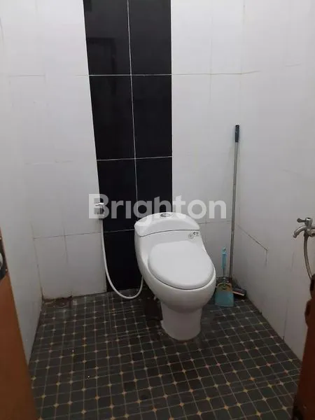 image RUMAH 3 LT DENGAN ROOFTOP TERACE DI KALISARI JAKARTA TIMUR  (7)