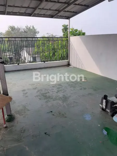 image RUMAH 3 LT DENGAN ROOFTOP TERACE DI KALISARI JAKARTA TIMUR  (8)