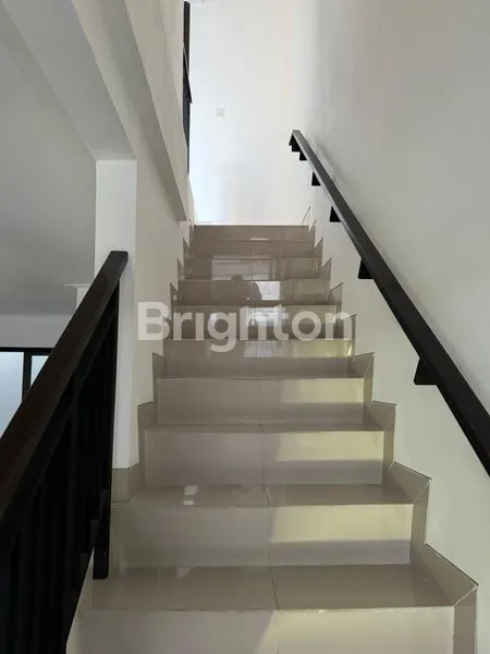 image RUMAH MILENIAL 2 LANTAI PIK 2 SIAP HUNI (3)