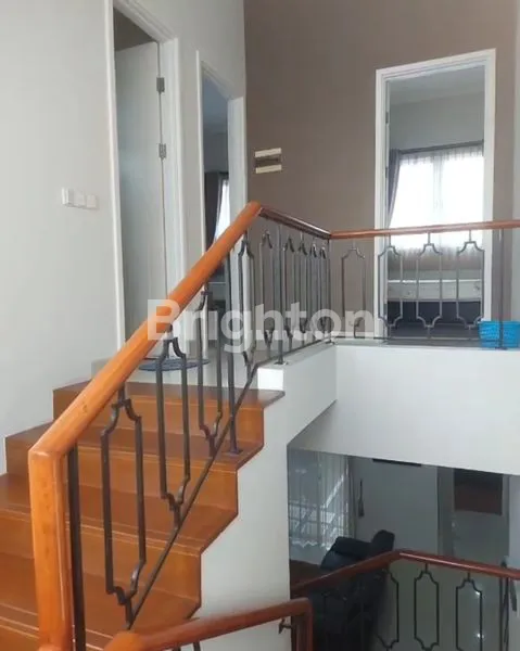 image RUMAH WHITSAND GREENWICH 2 LANTAI SEMIFURNISH  BSD CITY (5)