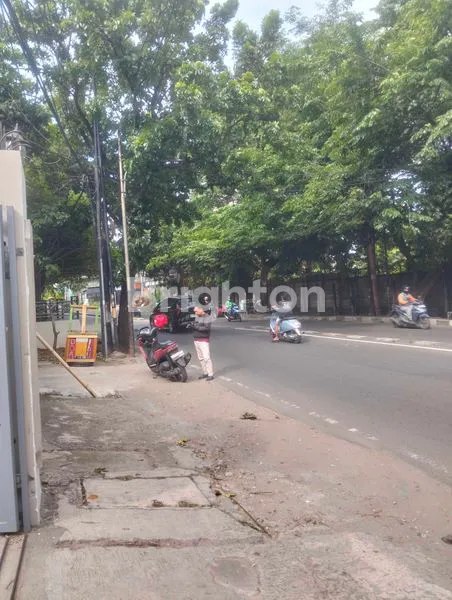 image RUKO STRATEGIS PINGGIR JALAN KEBAYORAN LAMA  (8)