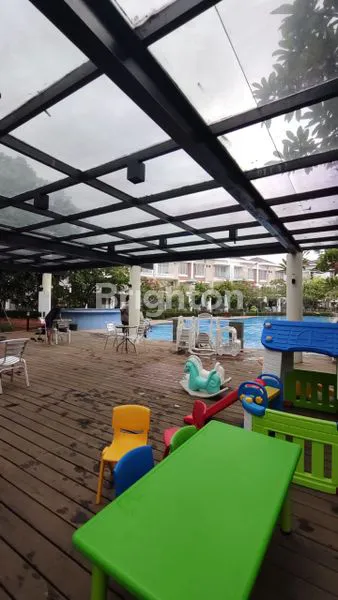 image RUMAH MEWAH GOLF VIEW FULL FURNISHED DI KEMAYORAN (6)