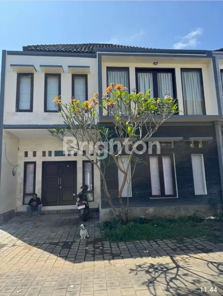 image RUMAH 2 LANTAI 4 KAMAR DAN 3 KAMAR MANDI LOKASI STRATEGIS DI DENPASAR SELATAN PANJER (1)
