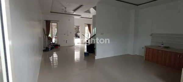 image HUNIAN STRATEGIS 2 LANTAI, LT/LB 90, DEKAT MALL PEKANBARU (3)