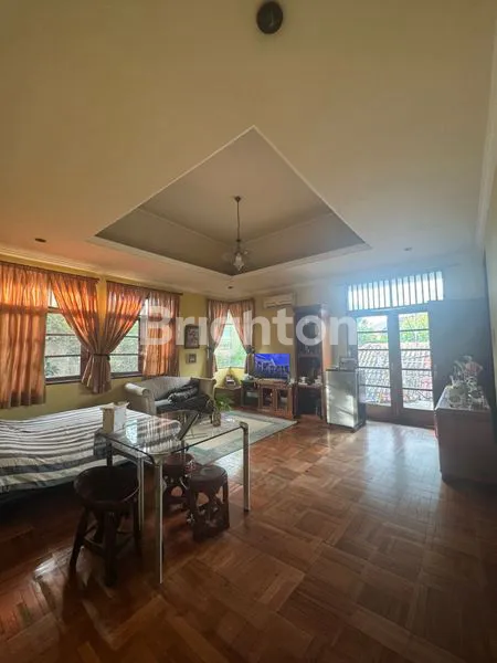 image RUMAH HOOK MEWAH LT 564M² DI KEMANG PRATAMA (3)