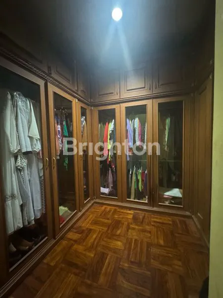 image RUMAH HOOK MEWAH LT 564M² DI KEMANG PRATAMA (5)