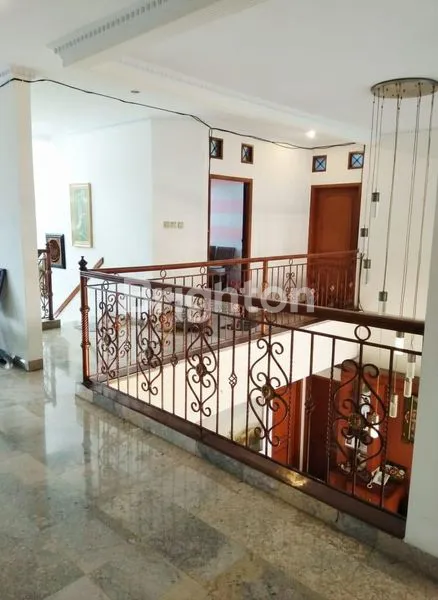 image RUMAH MEWAH 600M² DI KEMANG PRATAMA BEKASI (8)
