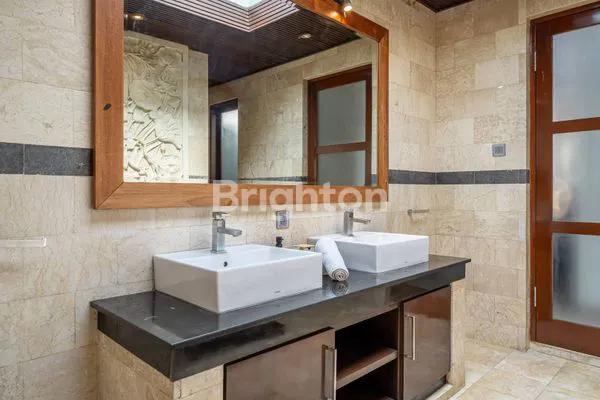 image VILLA FULL FURNISHED LOKASI STRATEGIS  UMALAS KEROBOKAN (5)