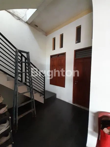 image RUMAH 2 LANTAI DI CIJANTUNG, 9 KAMAR KOST, LOKASI STRATEGIS (6)