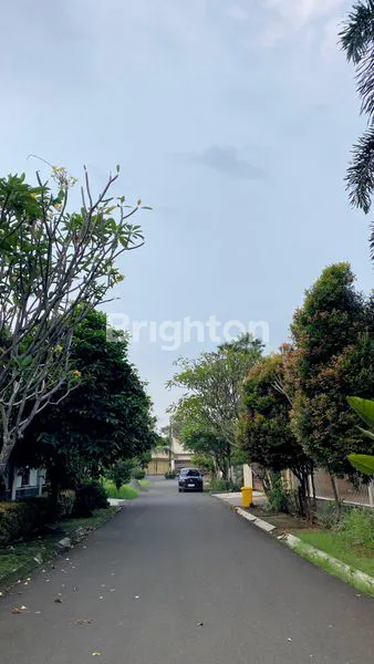 image RUMAH MEWAH 4 LANTAI SEKTOR 1 PESANGGRAHAN BINTARO JAKARTA SELATAN  (4)