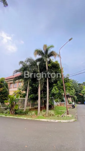 image RUMAH MEWAH 4 LANTAI SEKTOR 1 PESANGGRAHAN BINTARO JAKARTA SELATAN  (3)