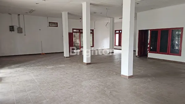 image DISEWAKAN RUMAH DENGAN TANAH LUAS TANGERANG SELATAN (2)