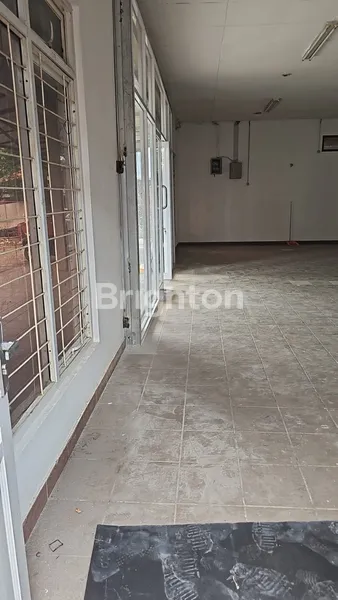 image DISEWAKAN RUMAH DENGAN TANAH LUAS TANGERANG SELATAN (4)