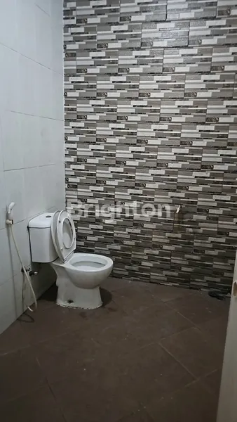 image DISEWAKAN RUMAH DENGAN TANAH LUAS TANGERANG SELATAN (5)