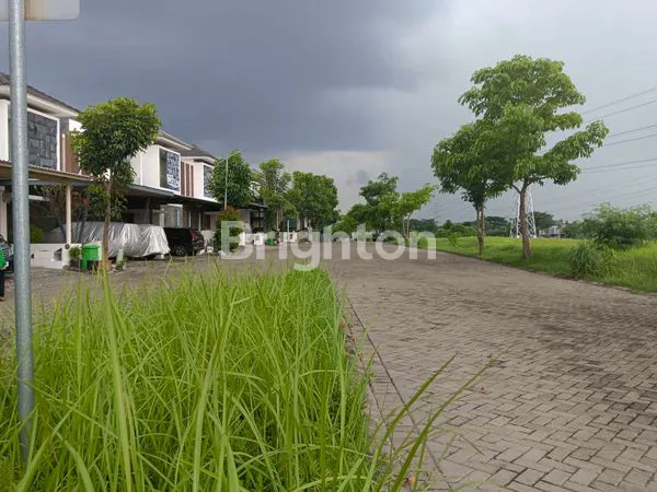 image RUMAH MEWAH 2 LANTAI VIEW DANAU DI ROYAL RESIDENCE (8)
