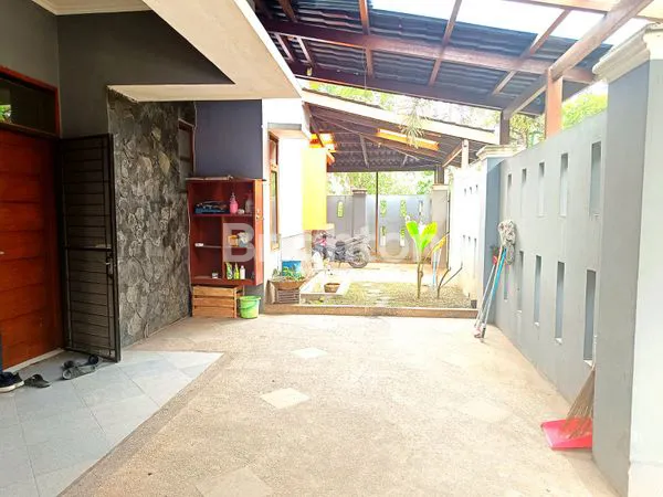 image RUMAH BAGUS 3 LANTAI, SIAP HUNI (2)