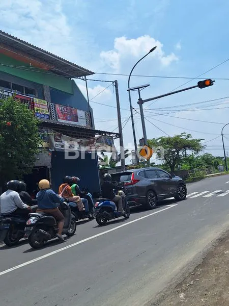 image RUKO 1,5 LANTAI SIAP HUNI DI RAYA WISMA LIDAH KULON, KAWASAN PADAT PENDUDUK COCOK UNTUK SEMUA USAHA  (3)