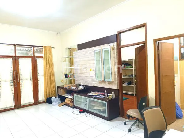 image RUMAH BAGUS 3 LANTAI, SIAP HUNI (3)