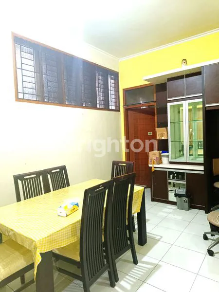 image RUMAH BAGUS 3 LANTAI, SIAP HUNI (4)