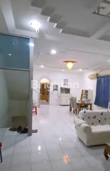 image RUKO HOOK PREMIUM 3½ LANTAI FULL FURNISH DI JL. HM YAMIN MEDAN (2)